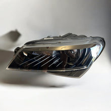 Laden Sie das Bild in den Galerie-Viewer, Frontscheinwerfer Skoda Superb III 3V1941015A Xenon Links Scheinwerfer Headlight