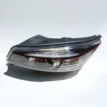 Laden Sie das Bild in den Galerie-Viewer, Frontscheinwerfer Kia Sorento III 92101C5030 Links Scheinwerfer Headlight