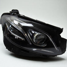 Laden Sie das Bild in den Galerie-Viewer, Frontscheinwerfer Mercedes-Benz W213 A2139067606 LED Rechts Headlight SCH4934319259sx