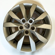 Load image into Gallery viewer, 1x Alufelge 17 Zoll 6.0" 5x112 45ET Glanz Silber 5E0601025N Skoda Octavia FEL1478131434do