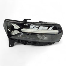 Load image into Gallery viewer, Frontscheinwerfer Dacia Duster 260107725R Full LED Rechts Scheinwerfer Headlight SCH1640570827nn