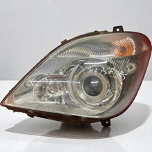 Laden Sie das Bild in den Galerie-Viewer, Frontscheinwerfer Mercedes-Benz Sprinter 906 A9068200961 Xenon Links Headlight SCH4133411693bj