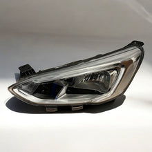 Laden Sie das Bild in den Galerie-Viewer, Frontscheinwerfer Ford Focus JX7B-13W030-AE Links Scheinwerfer Headlight