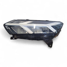 Laden Sie das Bild in den Galerie-Viewer, Frontscheinwerfer Dacia Sandero III Logan 260602561R LED Rechts oder Links