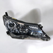 Laden Sie das Bild in den Galerie-Viewer, Frontscheinwerfer Toyota 8114542572 Rechts Scheinwerfer Headlight