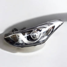 Laden Sie das Bild in den Galerie-Viewer, Frontscheinwerfer Hyundai I30 92101-A6020 LED Links Scheinwerfer Headlight