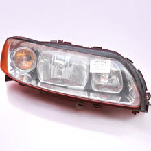 Load image into Gallery viewer, Frontscheinwerfer Volvo V70 S60 30698826 30698825 Rechts Scheinwerfer Headlight SCH7772189267ov