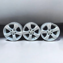 Laden Sie das Bild in den Galerie-Viewer, 1x Alufelge 17 Zoll 7.0&quot; 5x114.3 Toyota Iii Rim Wheel