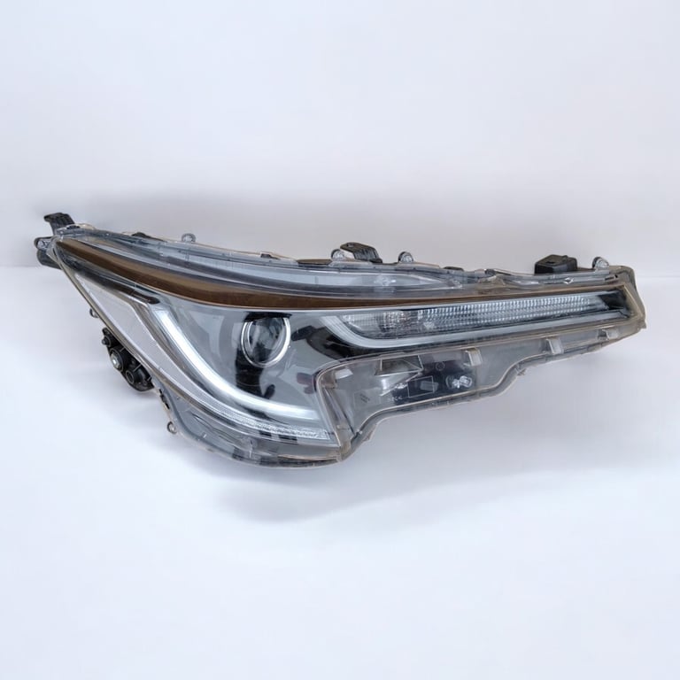 Frontscheinwerfer Toyota Corolla 81110-02S70 LED Ein Stück (Rechts oder Links)