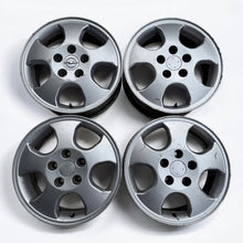 Laden Sie das Bild in den Galerie-Viewer, 4x Alufelge 15 Zoll 6.0&quot; 5x110 49ET Glanz Silber Opel Astra Rim Wheel