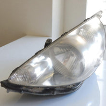 Laden Sie das Bild in den Galerie-Viewer, Frontscheinwerfer Honda Jazz II Ein Stück (Rechts oder Links) Headlight SCH1552183026by