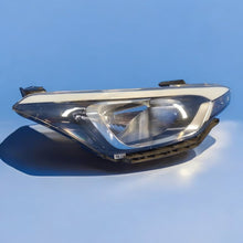 Load image into Gallery viewer, Frontscheinwerfer Hyundai I20 92102-C8 Rechts Scheinwerfer Headlight