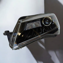 Laden Sie das Bild in den Galerie-Viewer, Frontscheinwerfer Skoda Superb III 3V1941015B LED Links Scheinwerfer Headlight