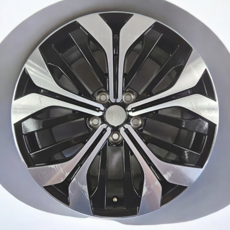 1x Alufelge 18 Zoll 7.5" 5x114.3 45ET 403007567R Renault Talisman Megane Iv