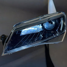 Load image into Gallery viewer, Frontscheinwerfer Skoda Superb III 3V1941015A Xenon Links Scheinwerfer Headlight