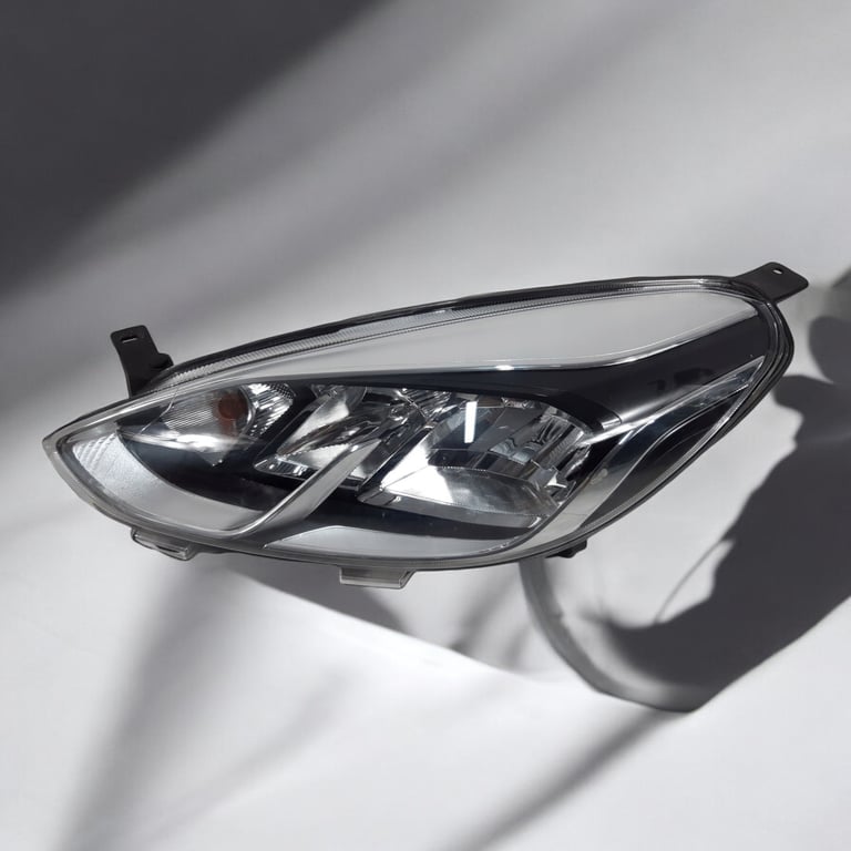 Frontscheinwerfer Ford Fiesta L1BB-13E015-LB Links Scheinwerfer Headlight SCH6308939515zd