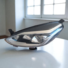 Laden Sie das Bild in den Galerie-Viewer, Frontscheinwerfer Ford Fiesta L1BB-13E015-CD Links Scheinwerfer Headlight SCH8839622012lr