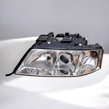 Laden Sie das Bild in den Galerie-Viewer, Frontscheinwerfer Audi A6 C5 4B0941003AC Xenon Links Scheinwerfer Headlight