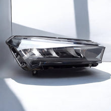 Laden Sie das Bild in den Galerie-Viewer, Frontscheinwerfer Skoda Enyaq 5LB941016 LED Rechts Scheinwerfer Headlight