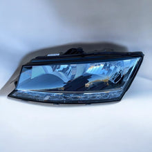 Laden Sie das Bild in den Galerie-Viewer, Frontscheinwerfer Skoda Fabia III 6V1941015D LED Links Scheinwerfer Headlight SCH4568518898pl