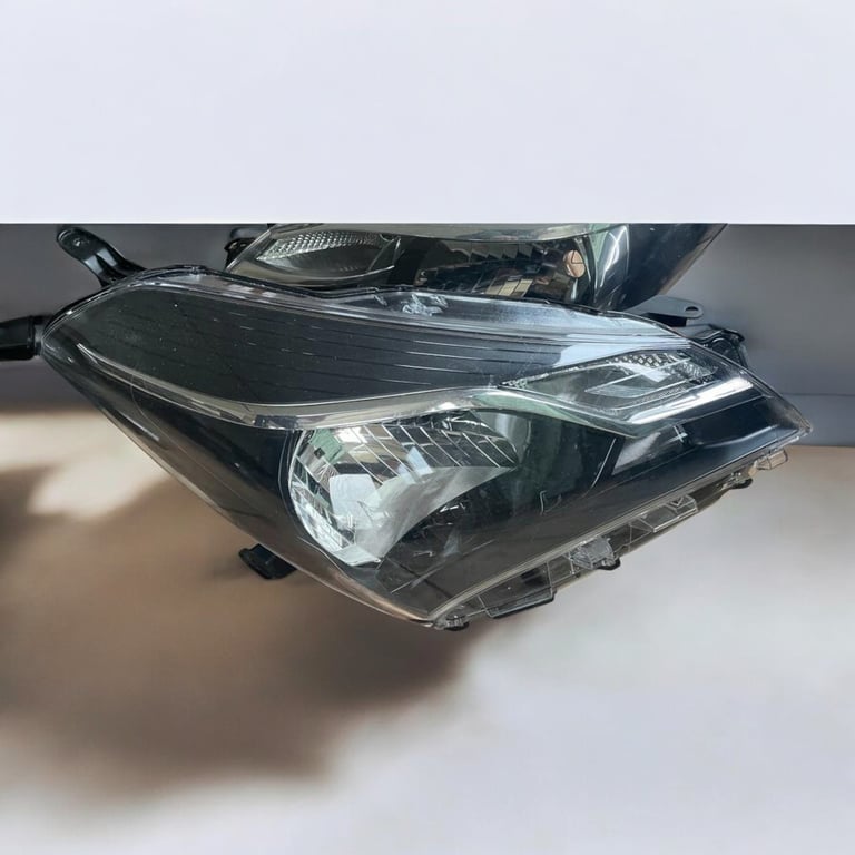 Frontscheinwerfer Toyota Yaris LED Rechts Scheinwerfer Headlight