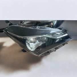 Frontscheinwerfer Toyota Yaris LED Rechts Scheinwerfer Headlight