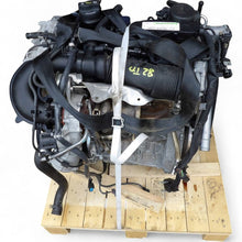 Laden Sie das Bild in den Galerie-Viewer, Motor Mercedes-Benz 270910 1.6 CGI 2012 Benzin Engine Unkomplett