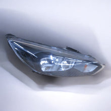 Laden Sie das Bild in den Galerie-Viewer, Frontscheinwerfer Ford Focus F1EB-13W029-ED Rechts Scheinwerfer Headlight