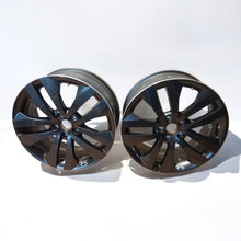 Laden Sie das Bild in den Galerie-Viewer, 1x Alufelge 17 Zoll 7.0&quot; 5x100 41ET Glanz Schwarz 5J0601025P Skoda Fabia Ii