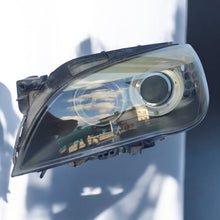 Load image into Gallery viewer, Frontscheinwerfer BMW F01 F02 F04 7182137 Xenon Ein Stück (Rechts oder Links) SCH8084857312qi