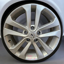 Load image into Gallery viewer, 1x Alufelge 17 Zoll 7.0&quot; 5x114.3 Nissan Juke F15 Rim Wheel