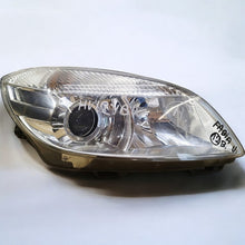 Laden Sie das Bild in den Galerie-Viewer, Frontscheinwerfer Skoda Fabia II Rechts Scheinwerfer Headlight