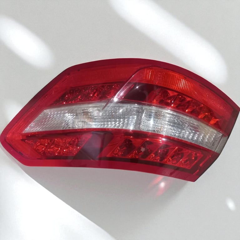 Rückleuchte Mercedes-Benz W212 A2129066701R Rechts Rearlight