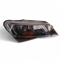 Laden Sie das Bild in den Galerie-Viewer, Frontscheinwerfer Skoda 3V1941016B Rechts Scheinwerfer Headlight SCH7661266148pk