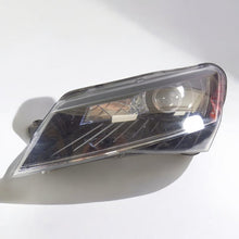 Laden Sie das Bild in den Galerie-Viewer, Frontscheinwerfer Skoda Superb III 3V1941015A LED Links Scheinwerfer Headlight
