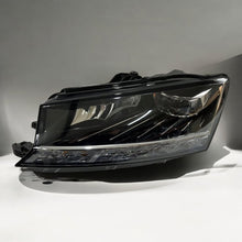 Load image into Gallery viewer, Frontscheinwerfer Skoda Fabia III 6V1941015 Links Scheinwerfer Headlight