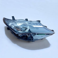 Load image into Gallery viewer, Frontscheinwerfer Toyota Auris 81110-02E21 89907726 Rechts Headlight