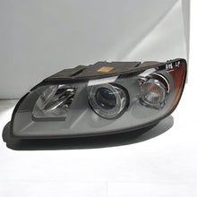 Load image into Gallery viewer, Frontscheinwerfer Volvo S40 30698885 Links Scheinwerfer Headlight SCH3778663222cb