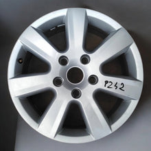 Laden Sie das Bild in den Galerie-Viewer, 1x Alufelge 17 Zoll 9.5&quot; 5x112 25ET Matt Silber 7P0601025 VW Touareg Rim Wheel