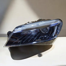 Load image into Gallery viewer, Frontscheinwerfer Skoda Superb III 3V1941015B Xenon Links Scheinwerfer Headlight