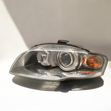 Load image into Gallery viewer, Frontscheinwerfer Audi A4 8E0941003AF Xenon Links Scheinwerfer Headlight