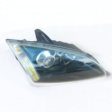 Laden Sie das Bild in den Galerie-Viewer, Frontscheinwerfer Ford Focus Xenon Rechts Scheinwerfer Headlight