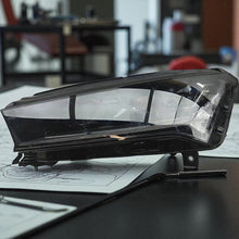 Load image into Gallery viewer, Frontscheinwerfer Skoda Enyaq IV 5LB941015G Ein Stück (Rechts oder Links)