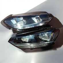 Laden Sie das Bild in den Galerie-Viewer, Frontscheinwerfer VW Touran 5TB941005A 5TB941006A Halogen Rechts oder Links