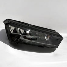 Laden Sie das Bild in den Galerie-Viewer, Frontscheinwerfer Skoda Enyaq 5LB941016 Rechts Scheinwerfer Headlight