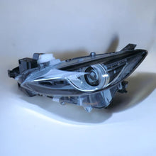 Laden Sie das Bild in den Galerie-Viewer, Frontscheinwerfer Mazda 3 Bm Links Scheinwerfer Headlight