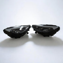 Laden Sie das Bild in den Galerie-Viewer, Frontscheinwerfer Mercedes-Benz Id.4 11B941006A 11B941005A Rechts oder Links