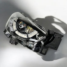 Laden Sie das Bild in den Galerie-Viewer, Frontscheinwerfer Mazda 2 D09K-51030 Full LED Rechts Scheinwerfer Headlight