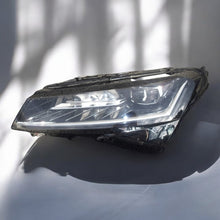 Laden Sie das Bild in den Galerie-Viewer, Frontscheinwerfer Skoda Superb III 3V1941015D LED Links Scheinwerfer Headlight