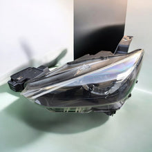 Laden Sie das Bild in den Galerie-Viewer, Frontscheinwerfer Mazda Cx3 Cx-3 D10E-51040 LED Ein Stück (Rechts oder Links)